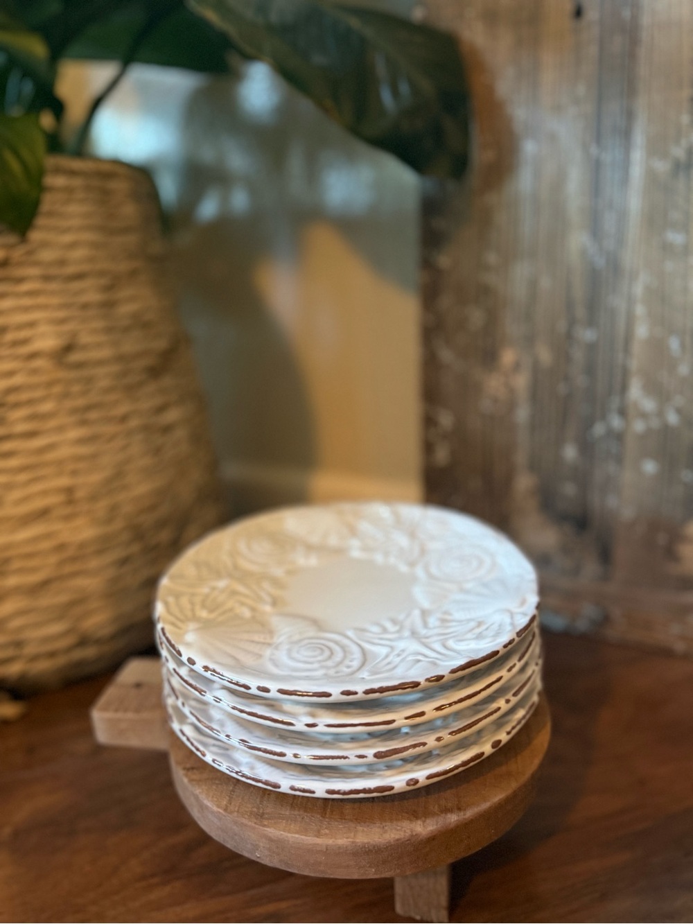 Set If 4 Mud Pie Sanibel Embossed Shell Salad Plates 8”